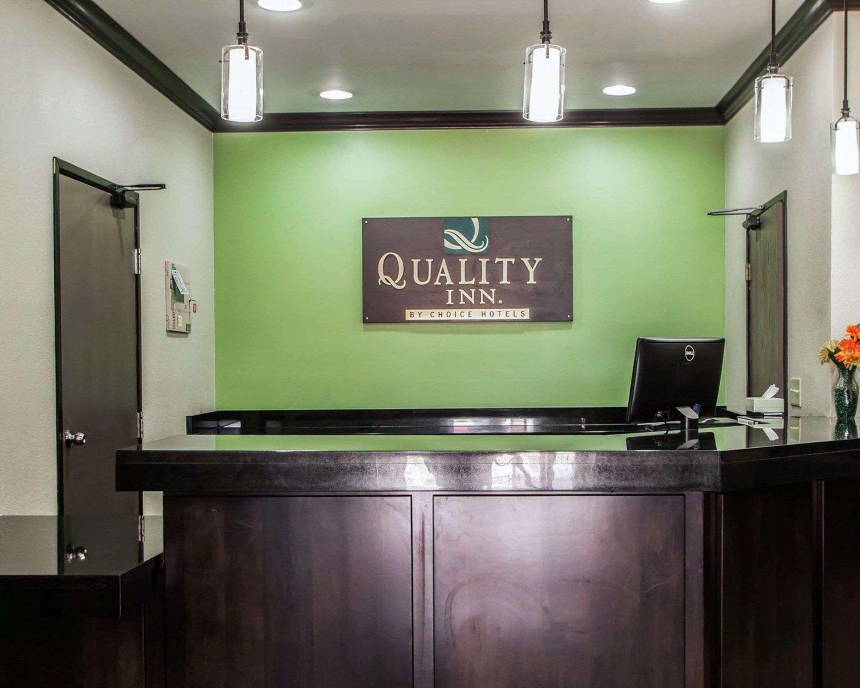 Quality Inn Near I-72 And Hwy 51 Forsyth Buitenkant foto