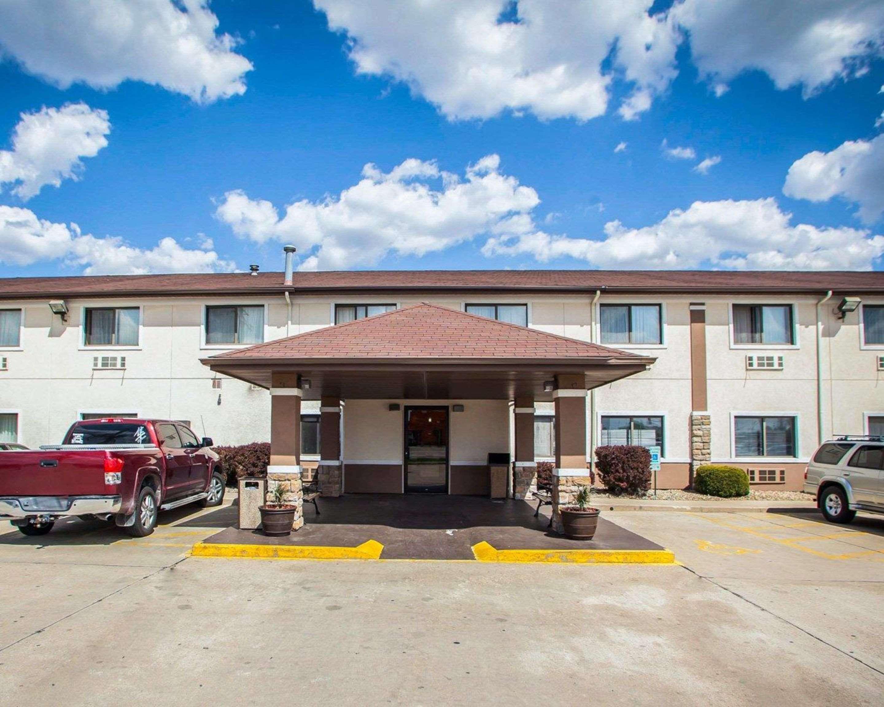 Quality Inn Near I-72 And Hwy 51 Forsyth Buitenkant foto