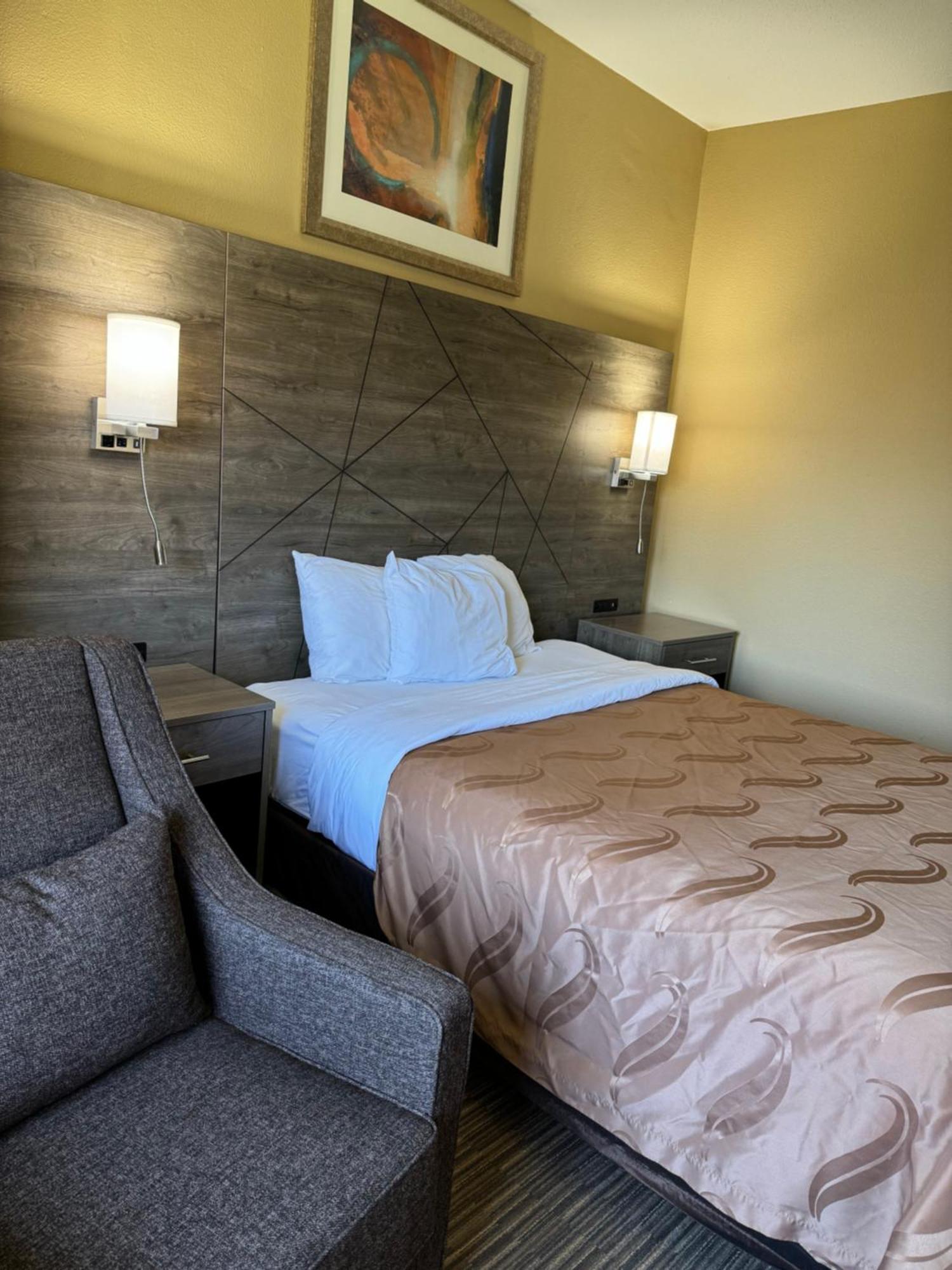 Quality Inn Near I-72 And Hwy 51 Forsyth Buitenkant foto