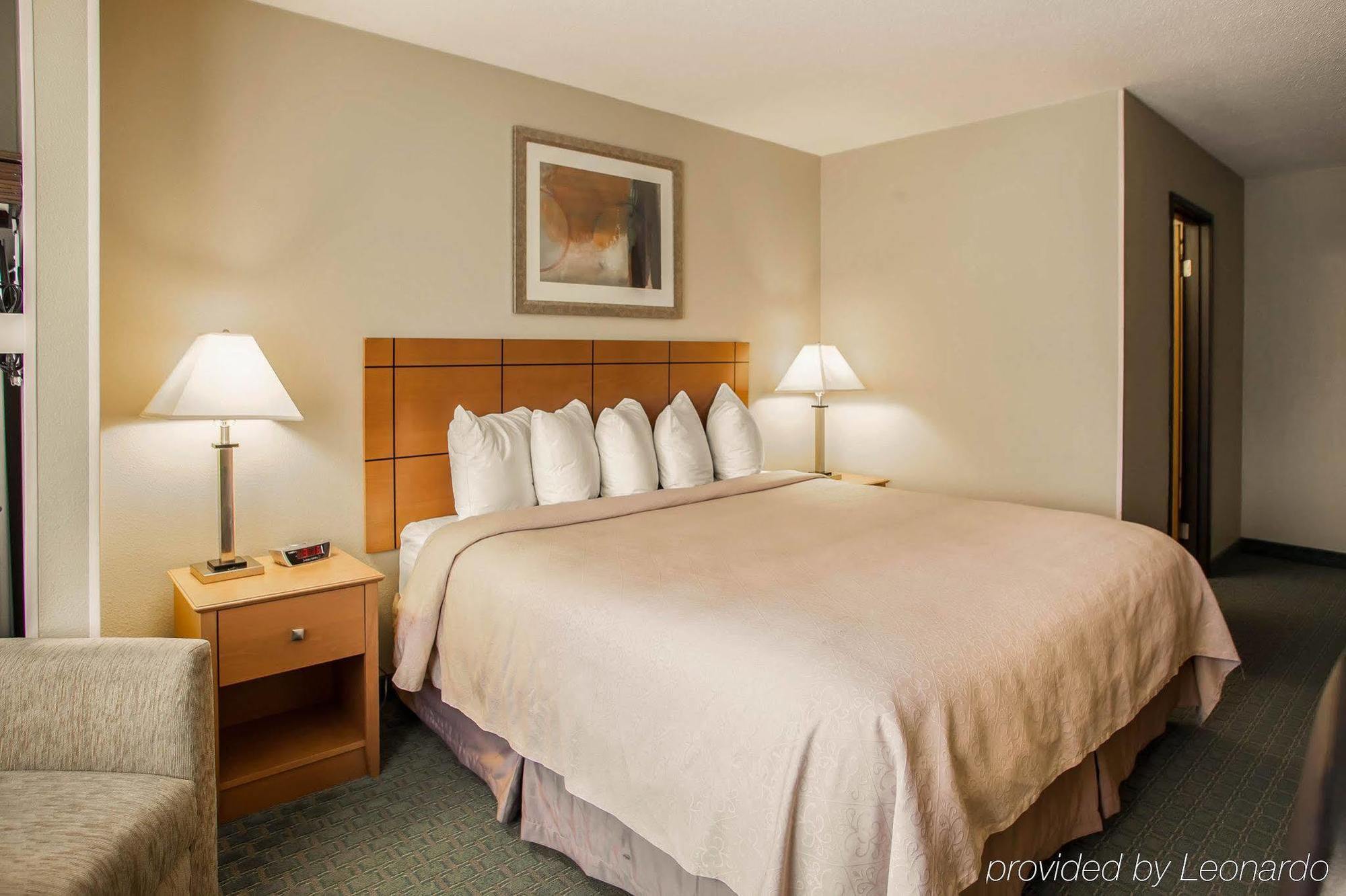 Quality Inn Near I-72 And Hwy 51 Forsyth Buitenkant foto