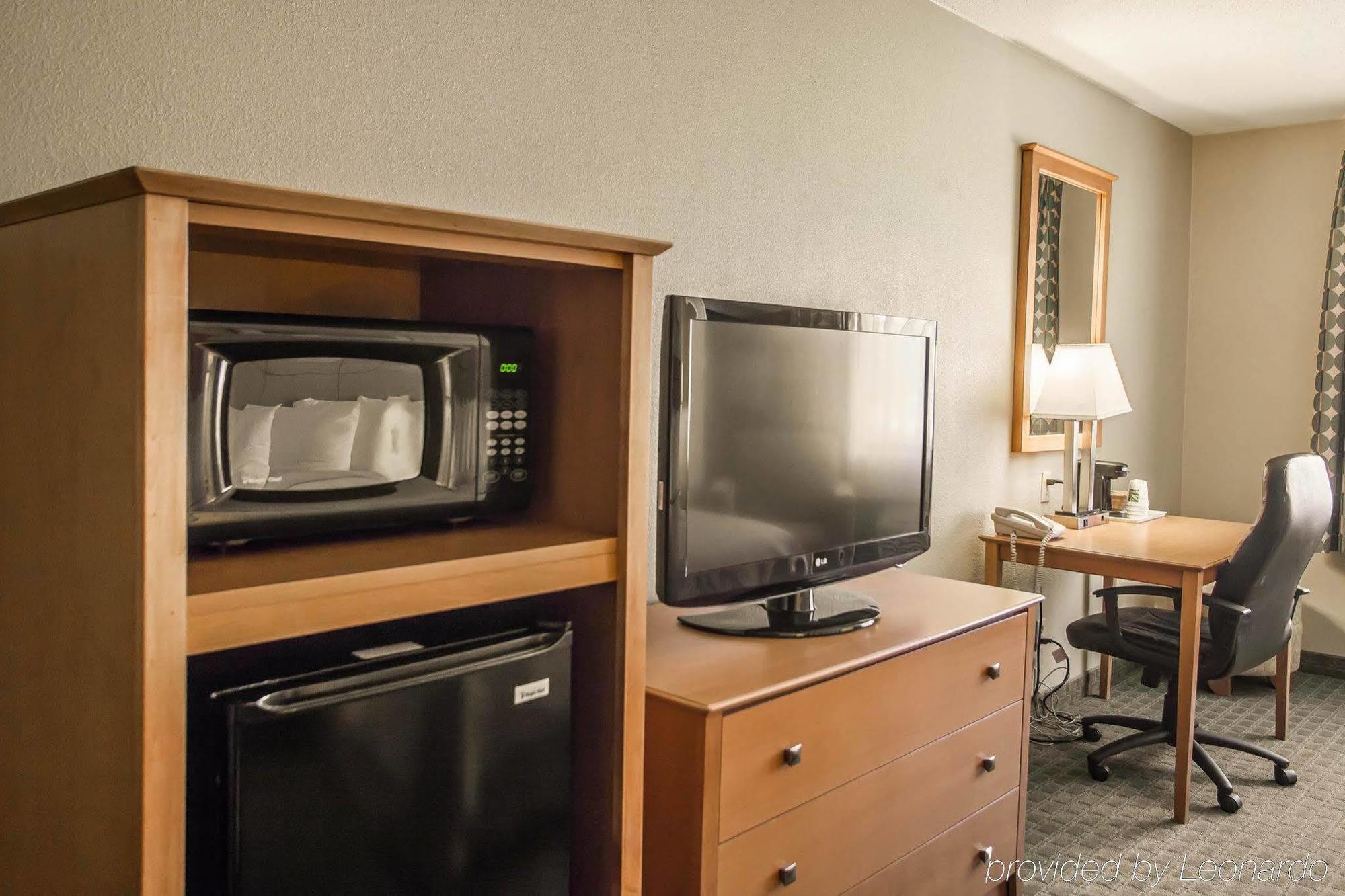 Quality Inn Near I-72 And Hwy 51 Forsyth Buitenkant foto