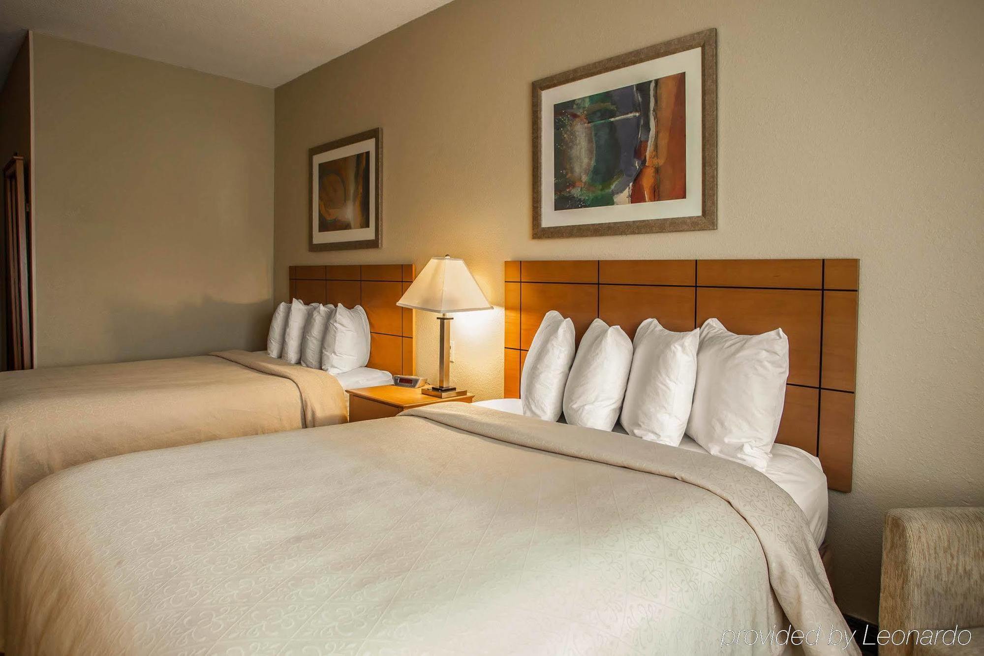 Quality Inn Near I-72 And Hwy 51 Forsyth Buitenkant foto